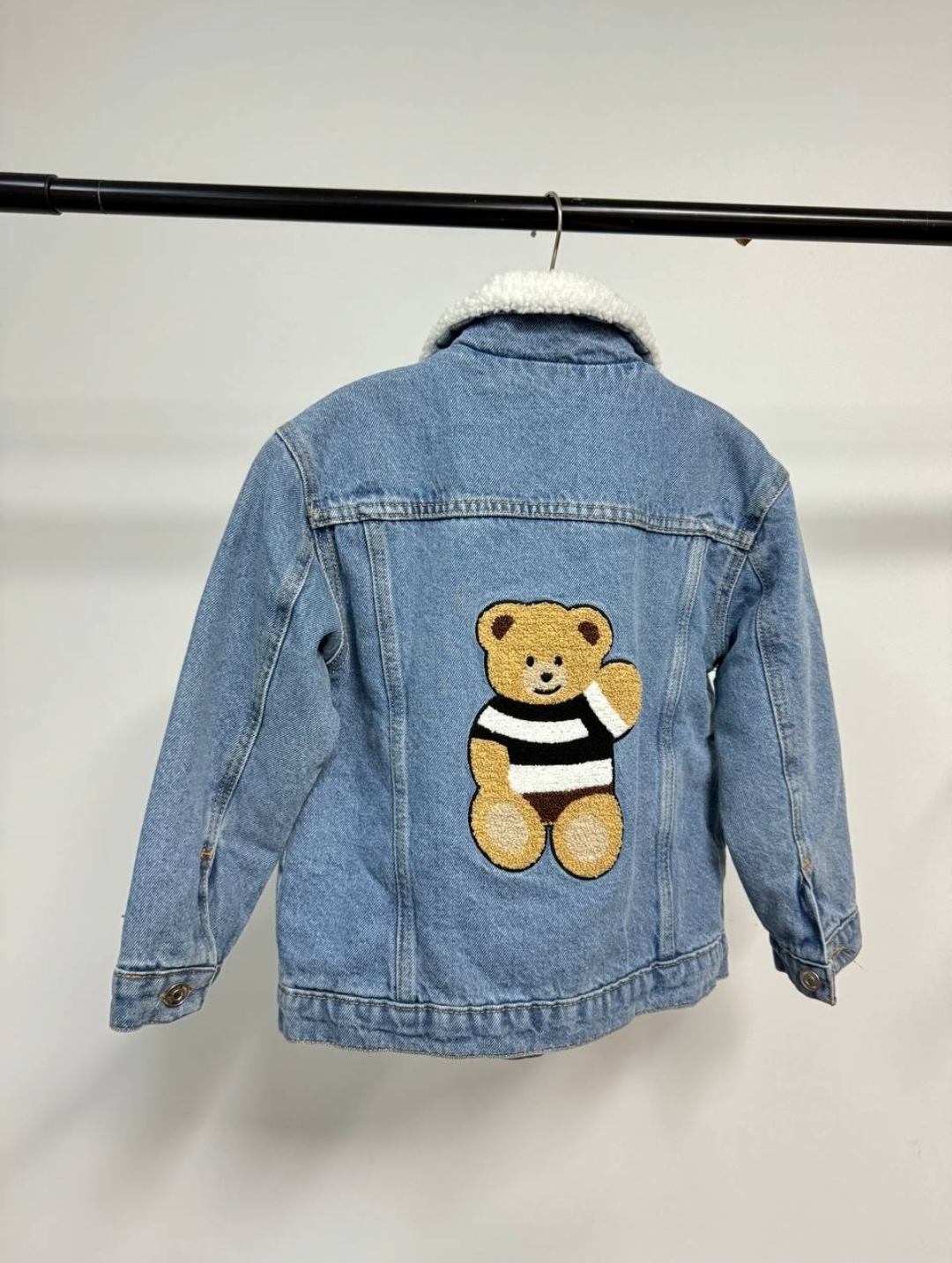 BEAR İŞLEMELİ KOT CEKET